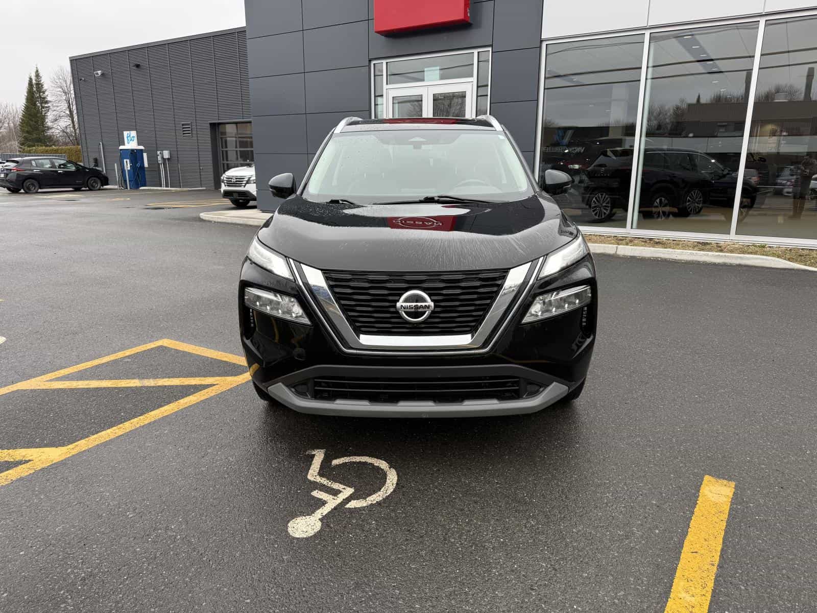 Image 3 Nissan Rogue SV 2021