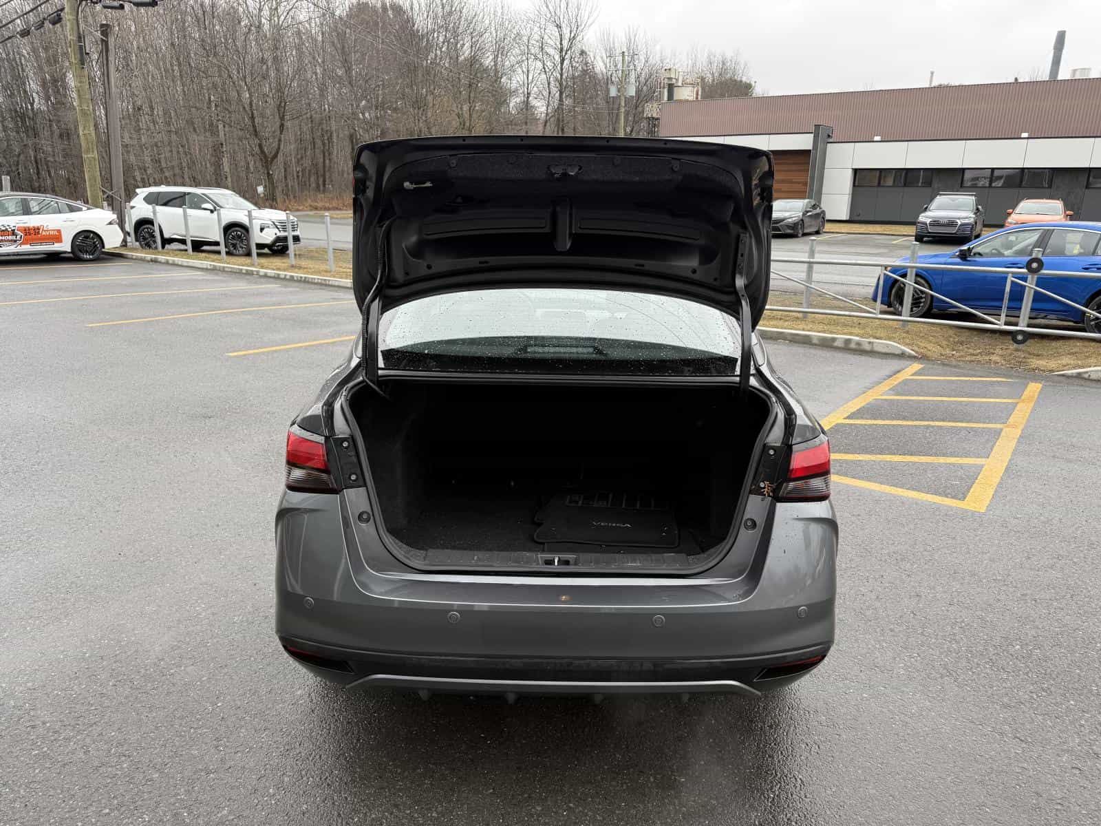 Image 10 Nissan Versa SV 2021