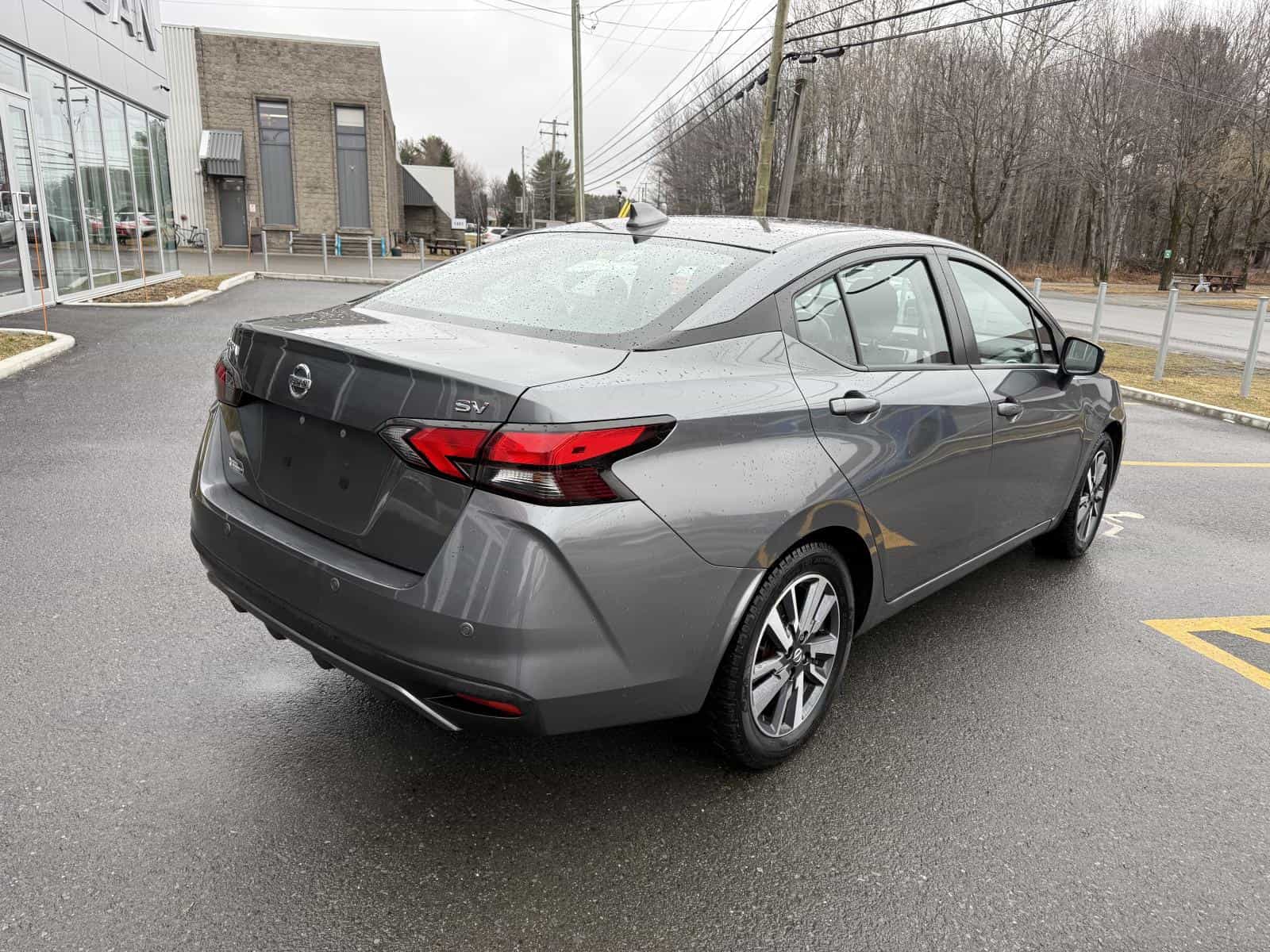Image 8 Nissan Versa SV 2021