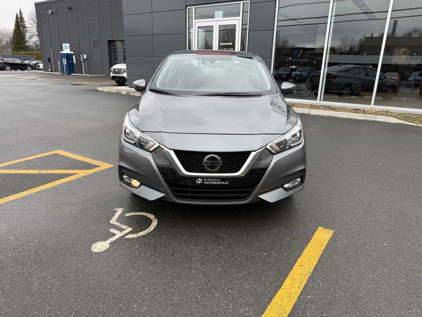 Image 3 Nissan Versa SV 2021