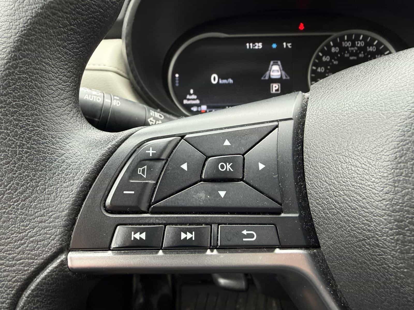 Image 13 Nissan Versa SV 2021