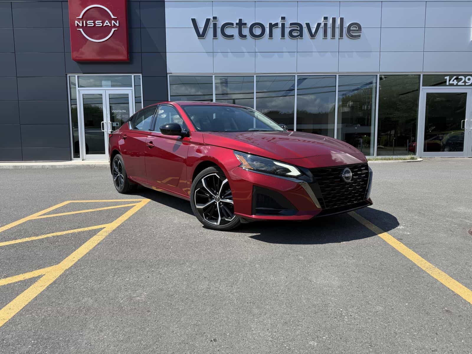 2023 Nissan Altima SR - Image 1