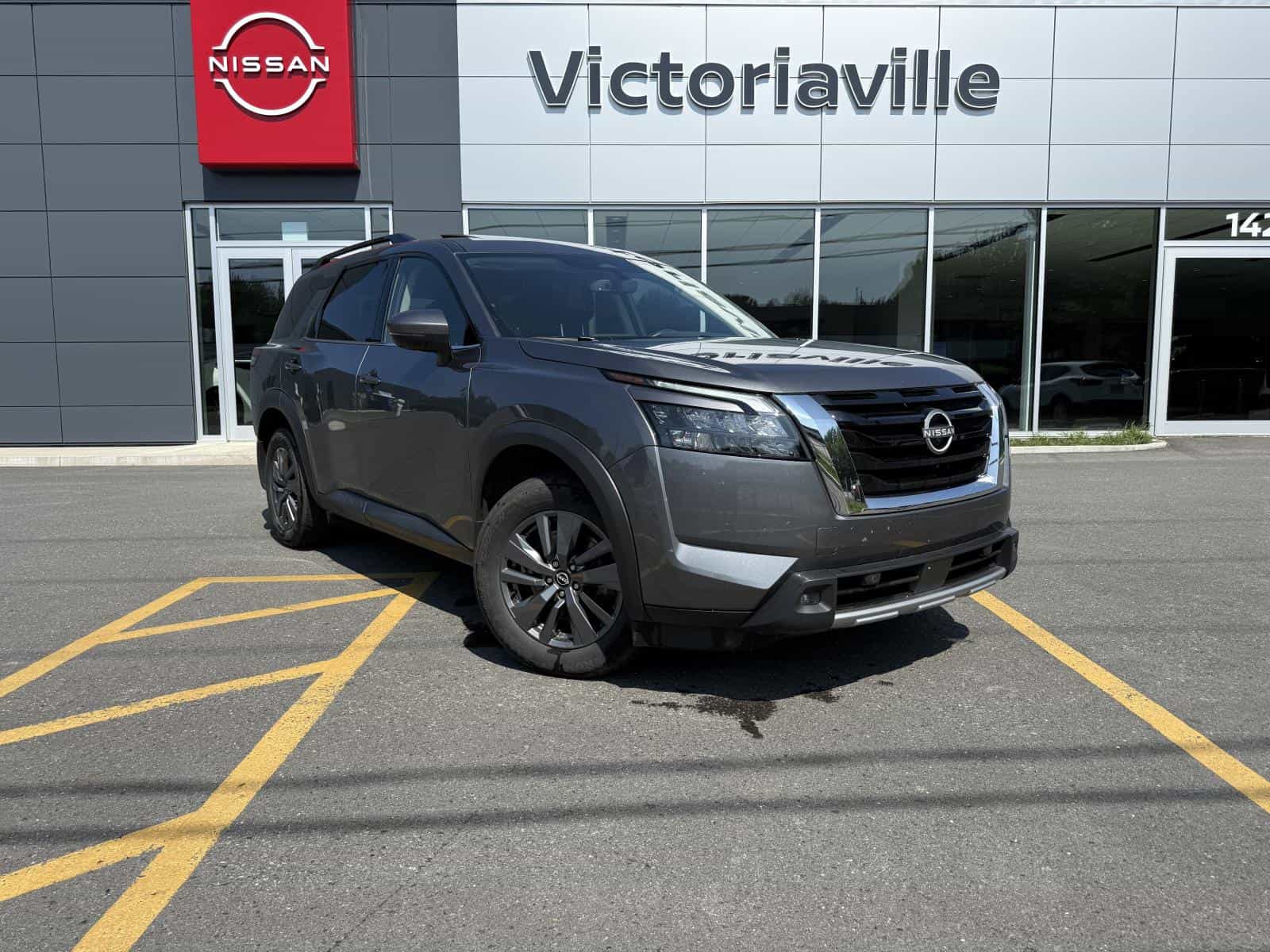 Image 1 Nissan Pathfinder SV 2024