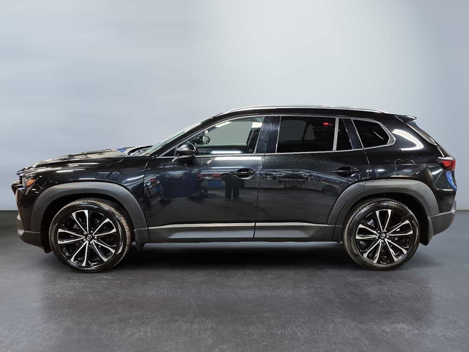 2023 Mazda CX-50 GT w/Turbo - Image 7