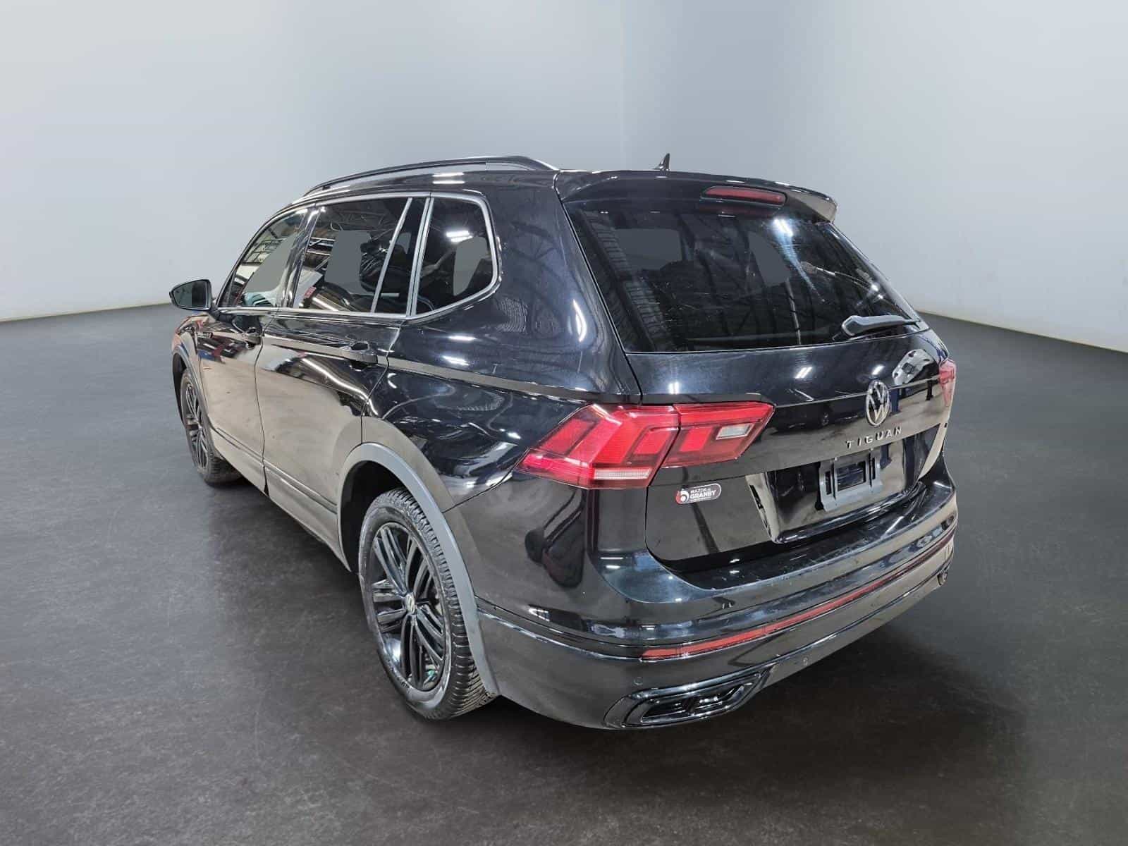 Image 8 Volkswagen Tiguan Comfortline R-Line Black Edition 2022