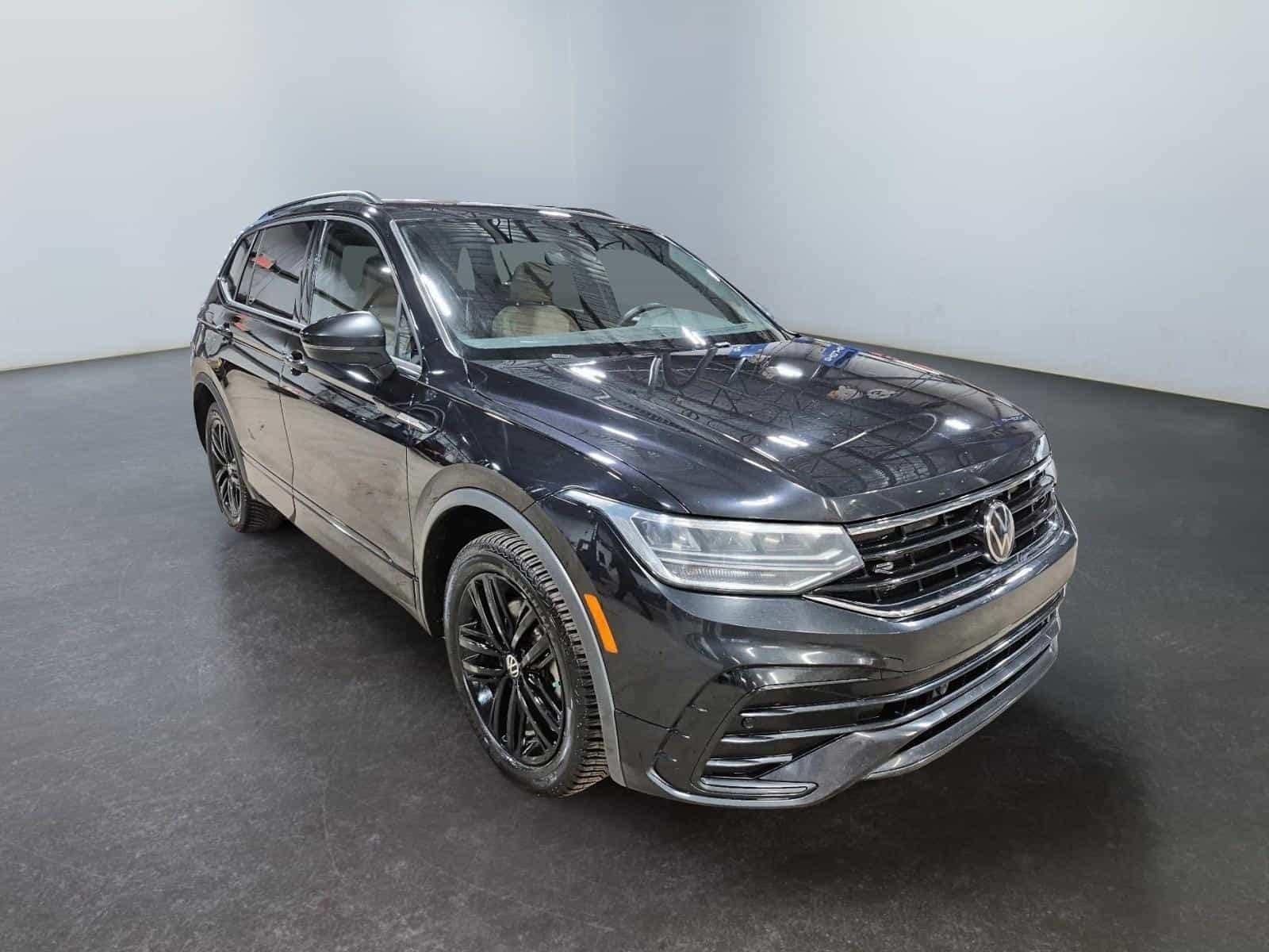 Image 4 Volkswagen Tiguan Comfortline R-Line Black Edition 2022