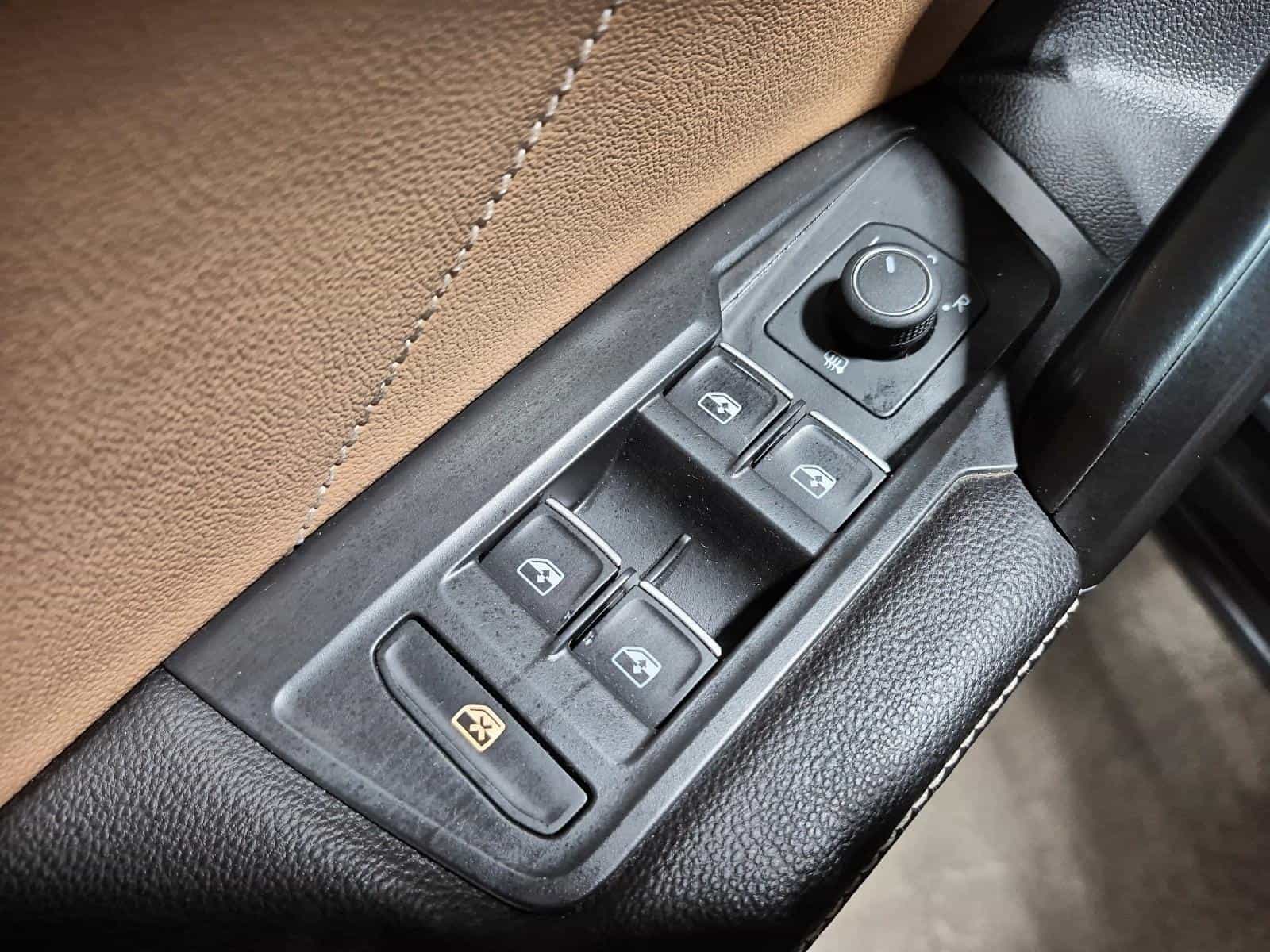 2022 Volkswagen Tiguan Comfortline R-Line Black Edition - Image 16