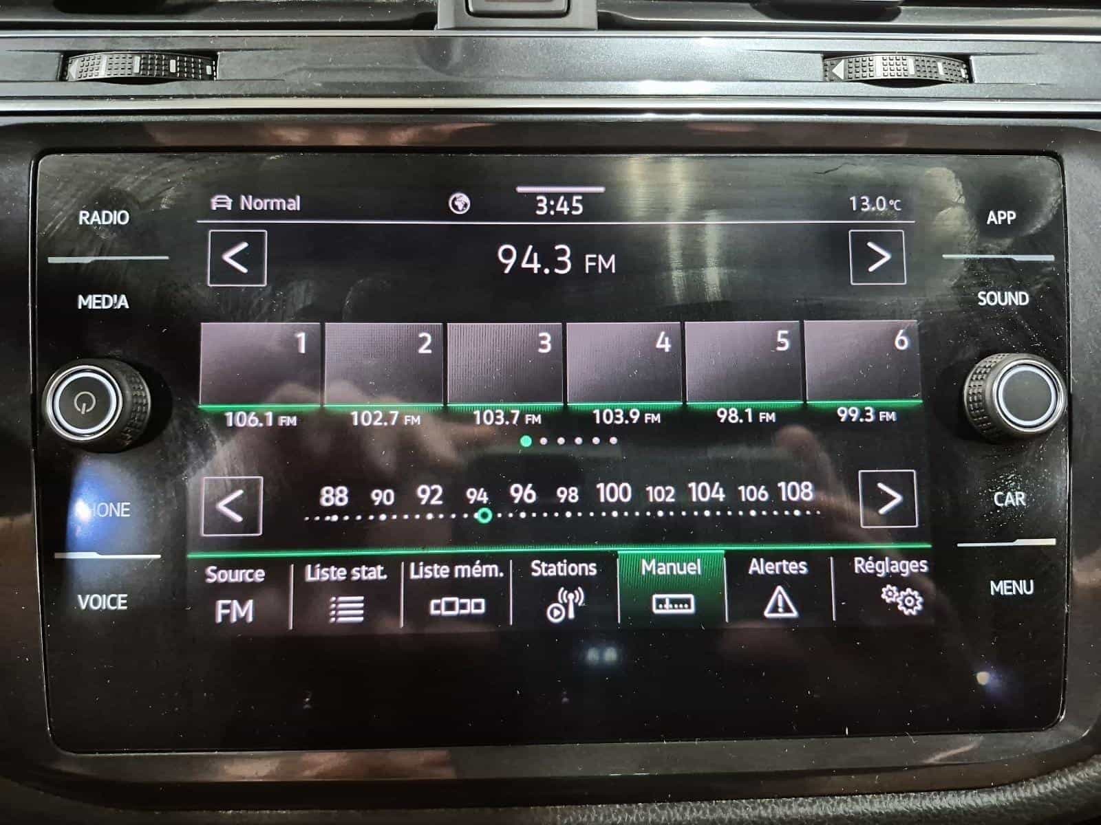 2022 Volkswagen Tiguan Comfortline R-Line Black Edition - Image 24