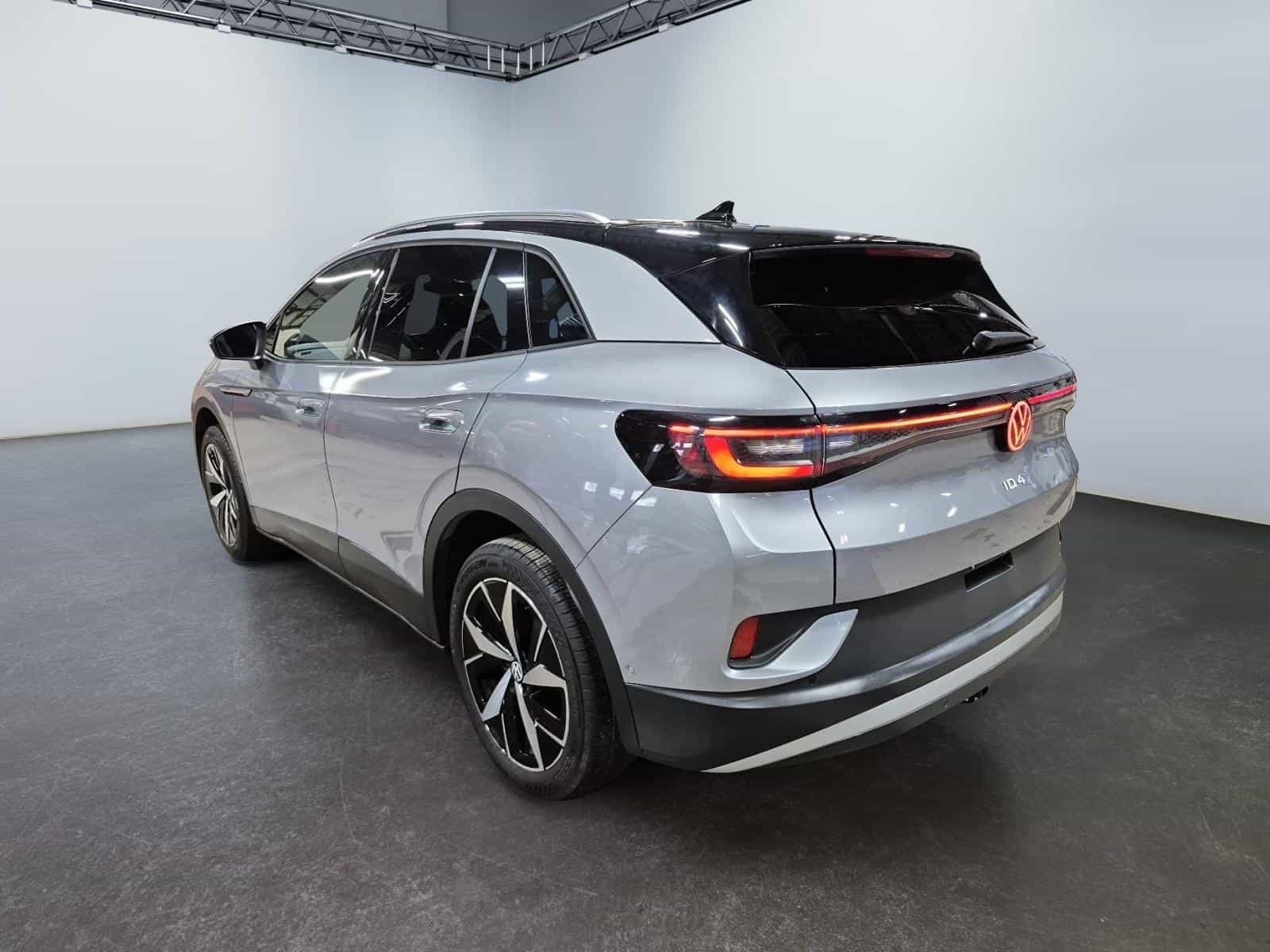 2024 Volkswagen ID.4 Pro S - Image 3