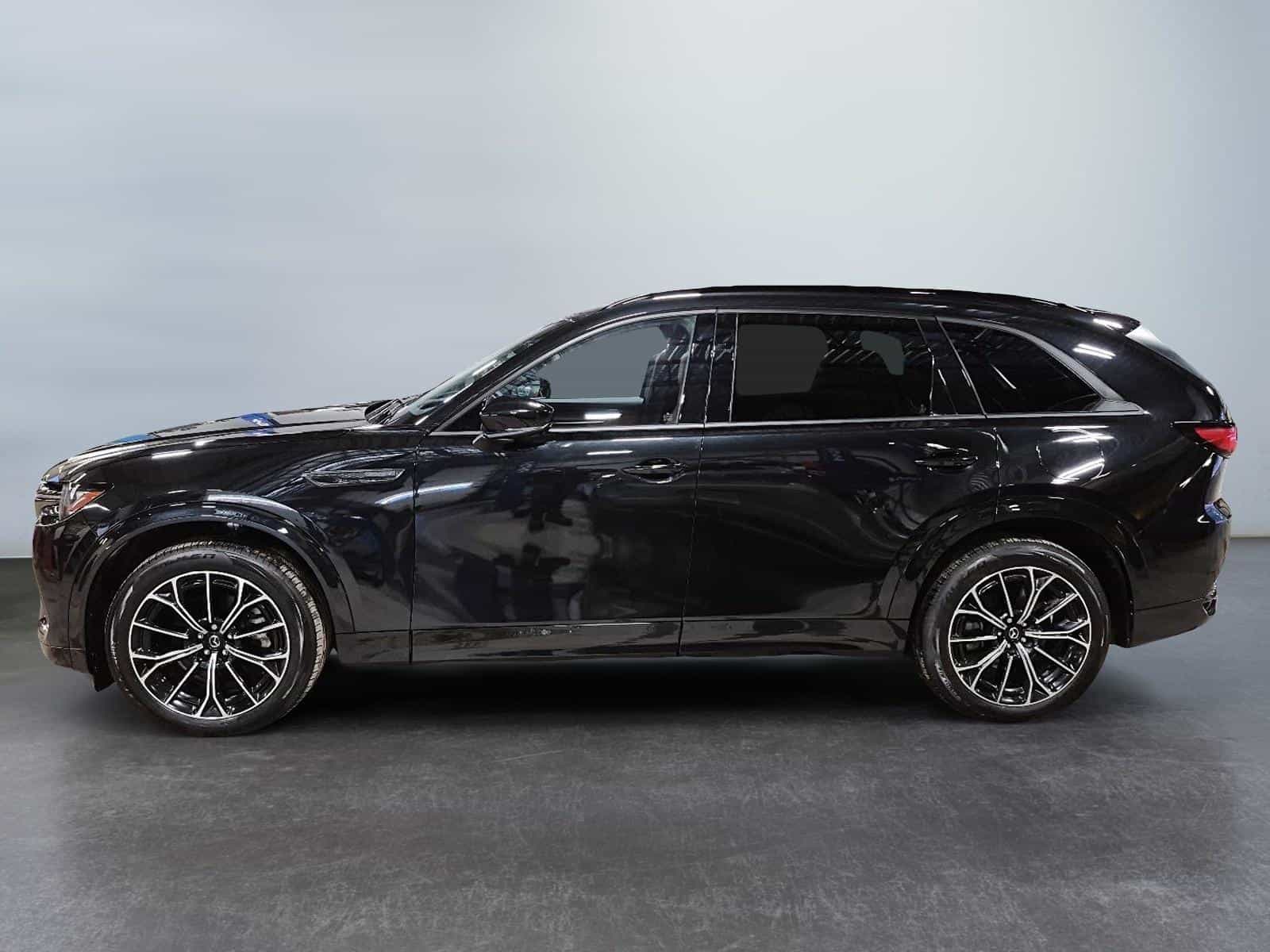 2025 Mazda CX-70 GT PHEV - Image 9