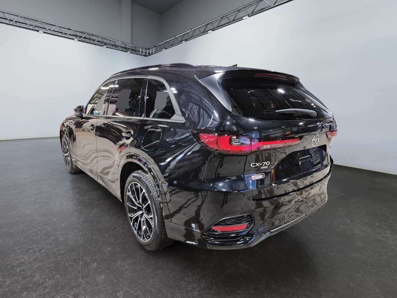 2025 Mazda CX-70 GT PHEV - Image 8