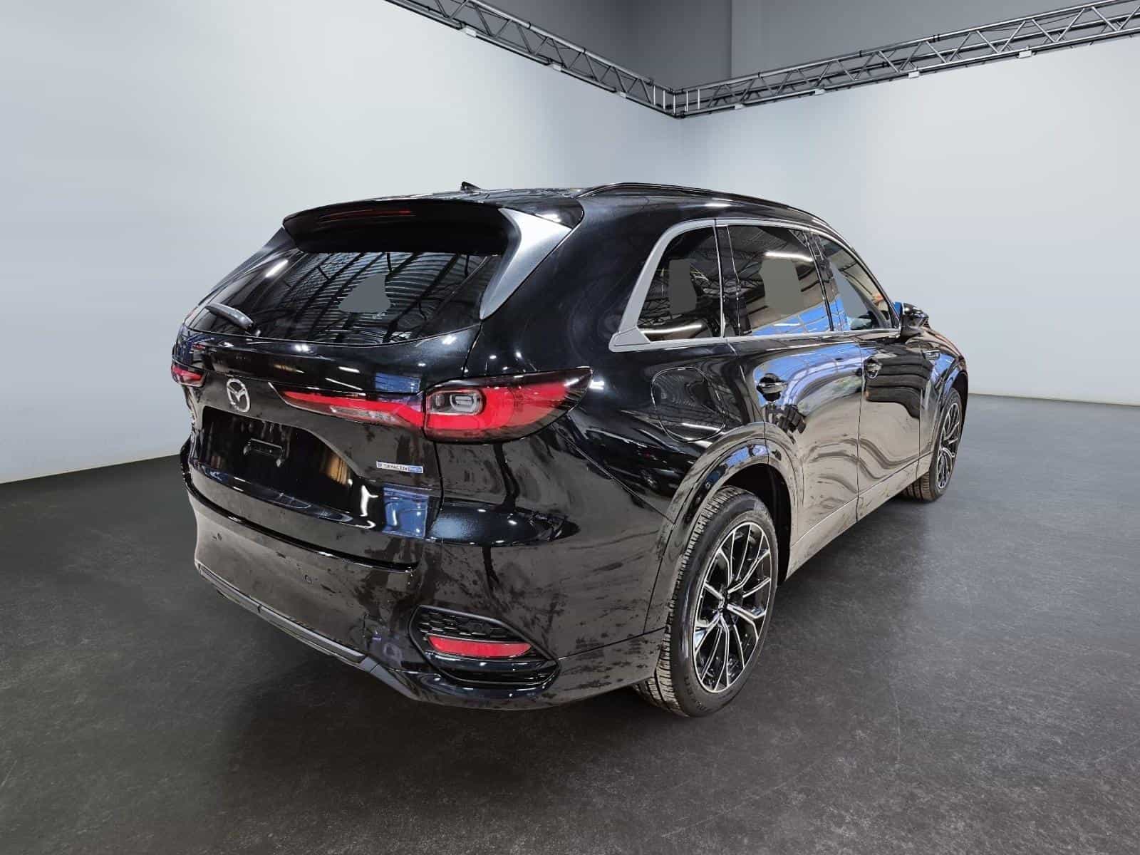 2025 Mazda CX-70 GT PHEV - Image 6