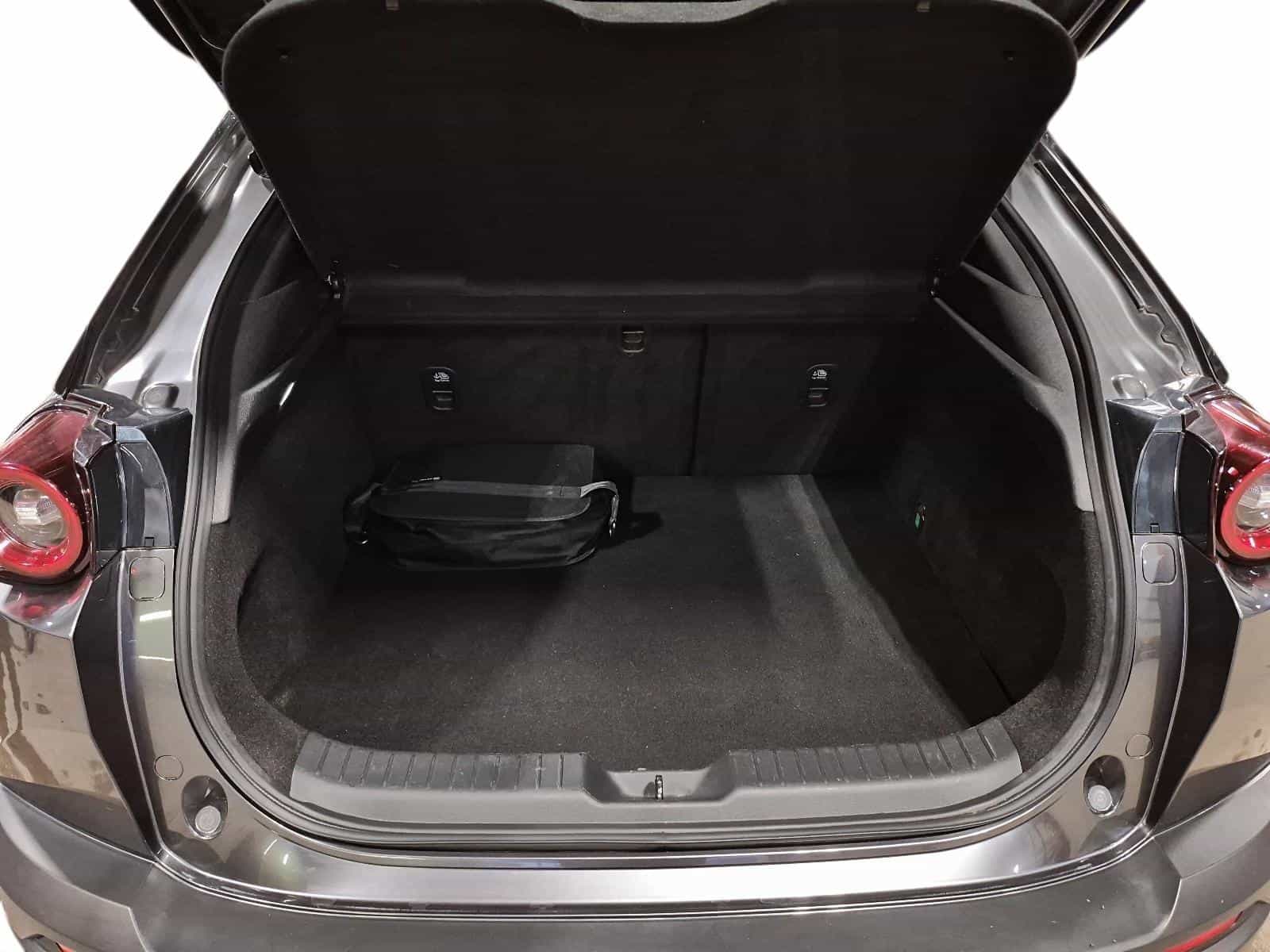 2022 Mazda MX-30 GS - Image 16