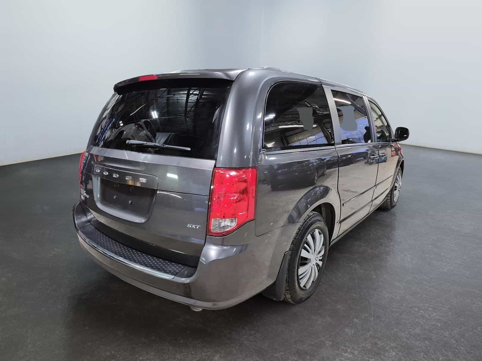 2017 Dodge Grand Caravan SXT - Image 9