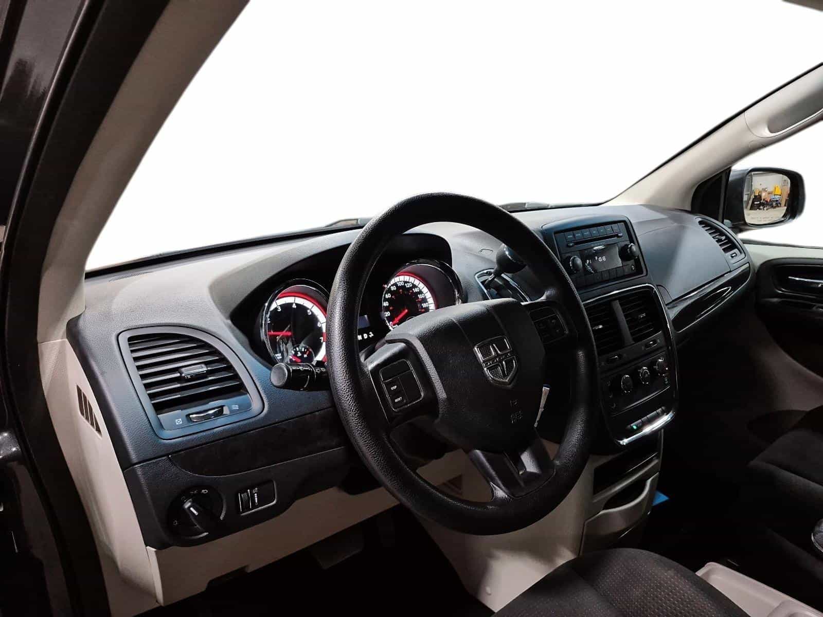 2017 Dodge Grand Caravan SXT - Image 20