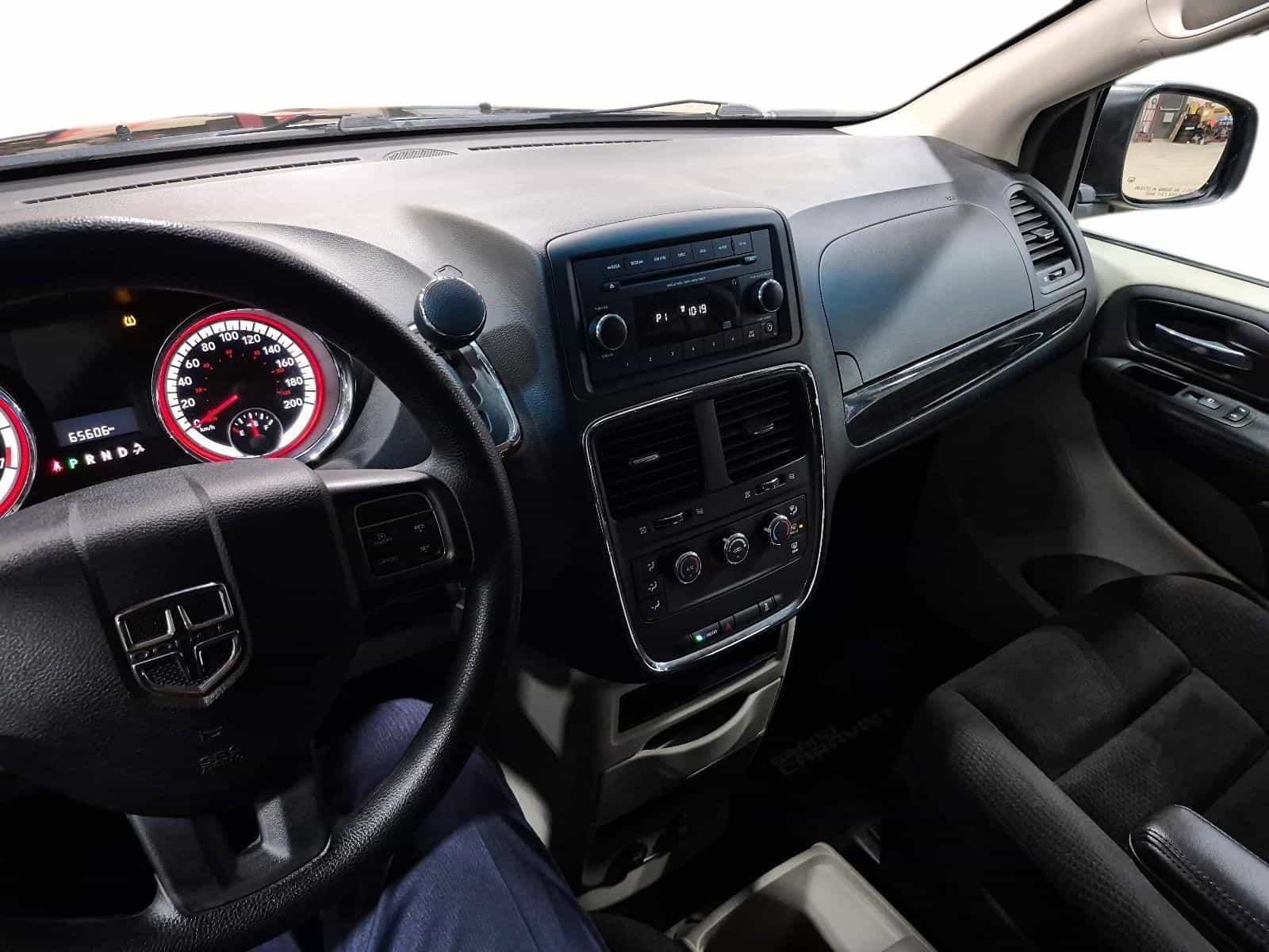 2017 Dodge Grand Caravan SXT - Image 27