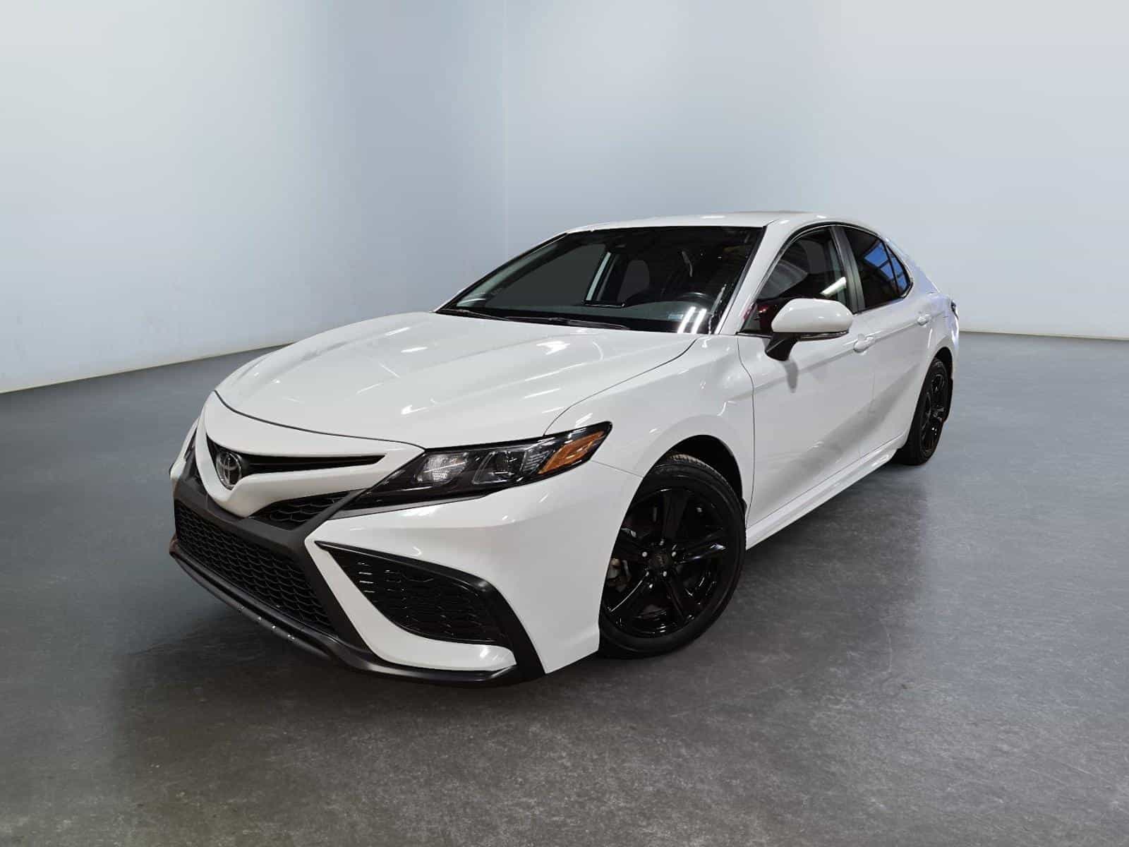 Image 1 Toyota Camry SE 2023