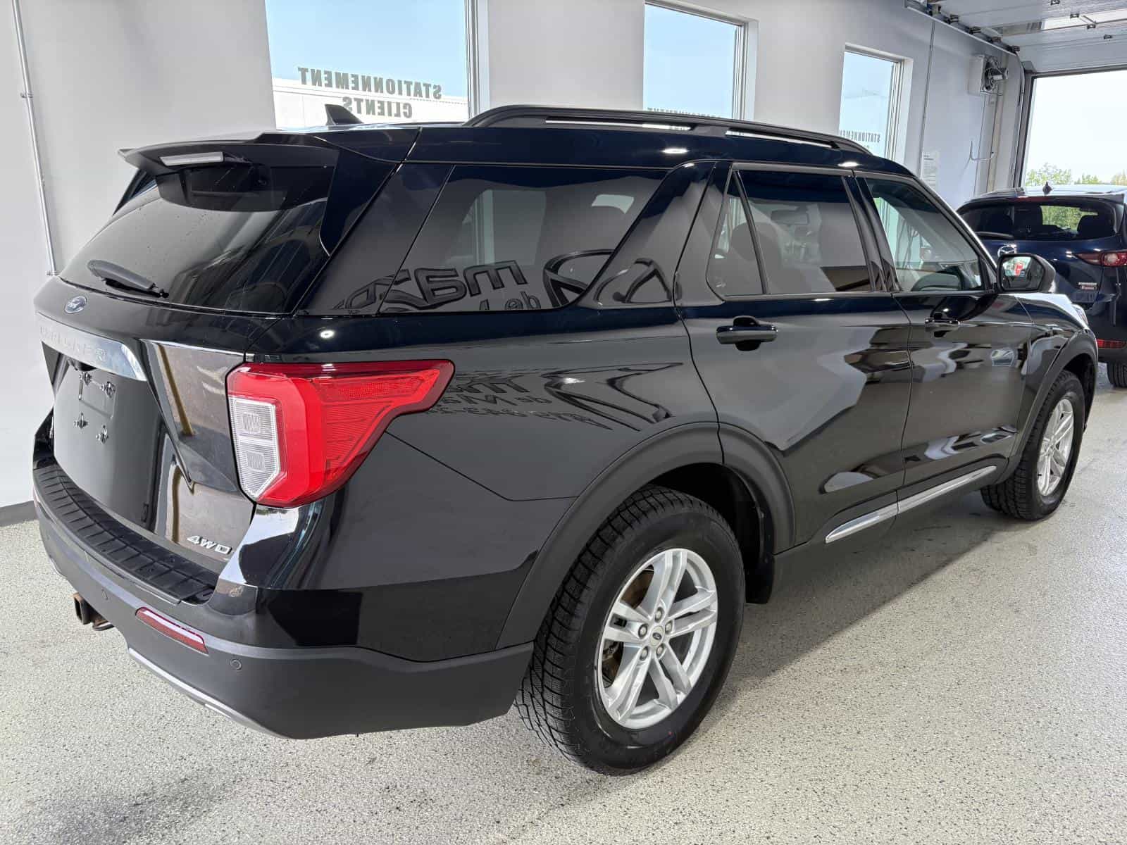 2022 Ford Explorer XLT - Image 5