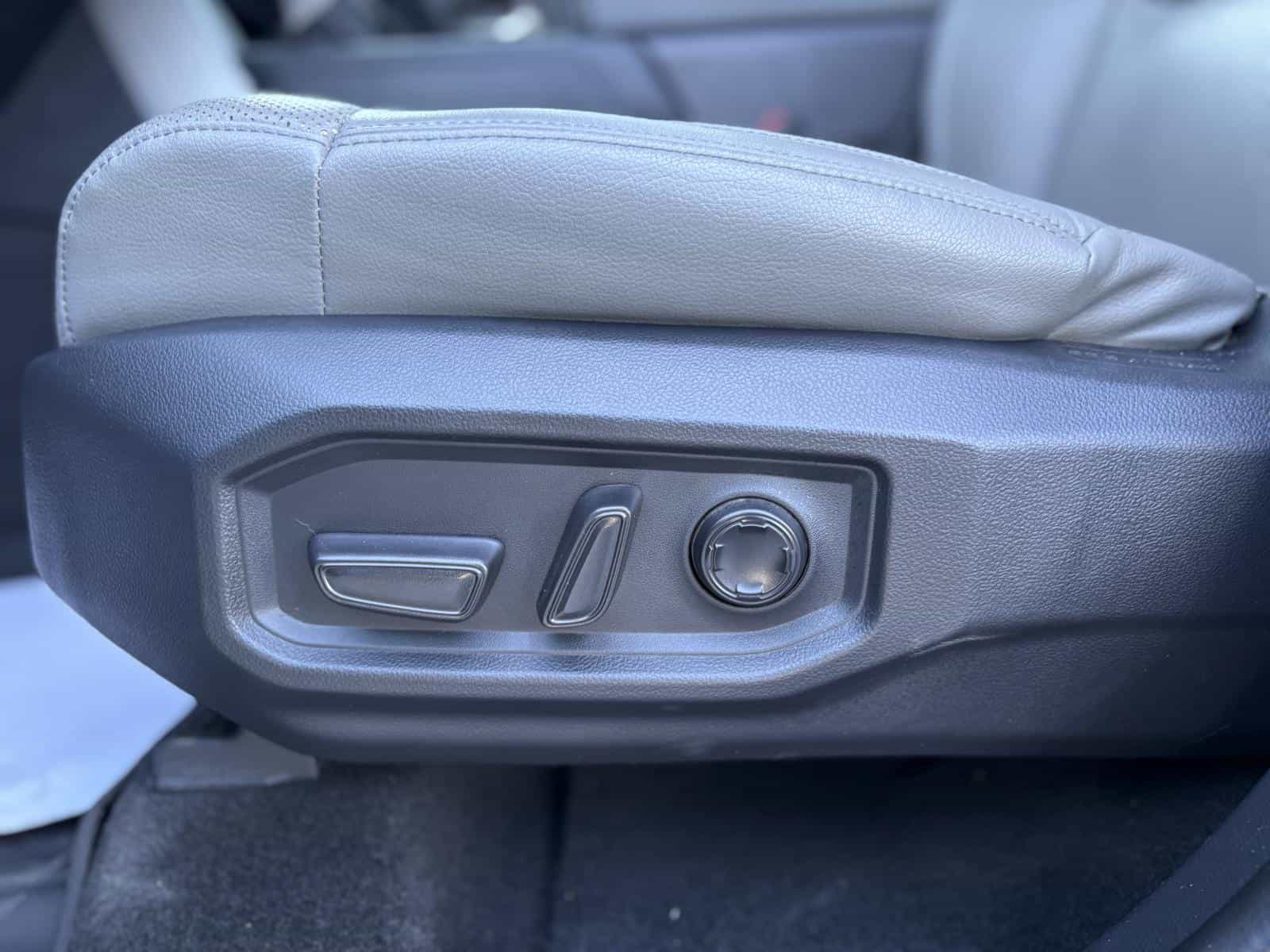 2022 Toyota Tundra Limited - Image 14