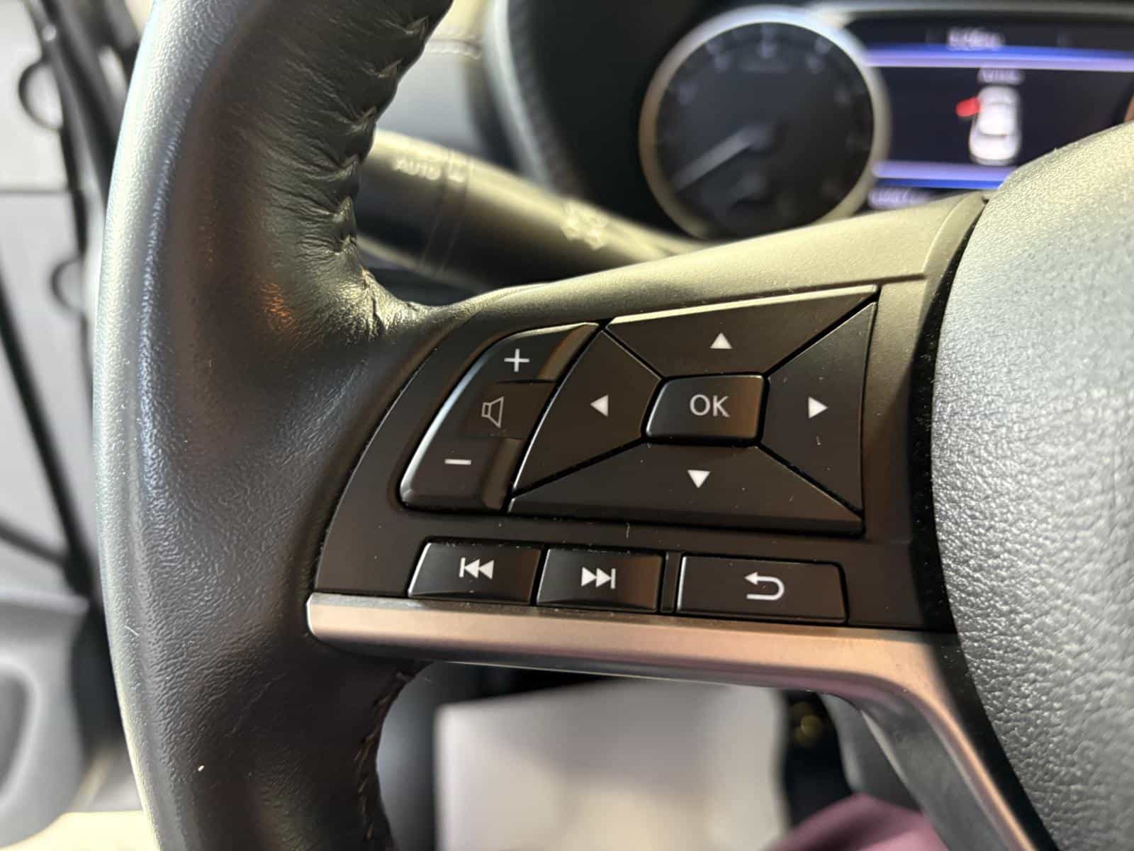 2020 Nissan Sentra SV - Image 15