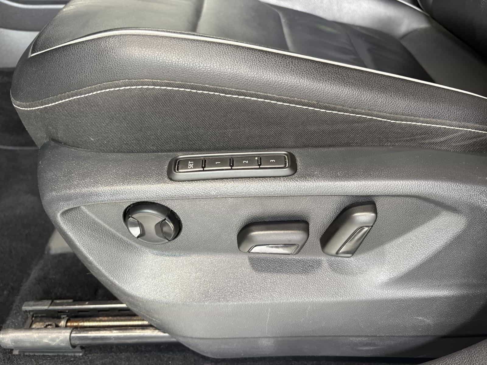 2021 Volkswagen Tiguan Highline - Image 14