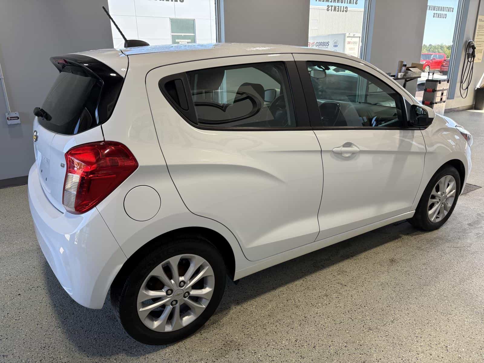 Image 5 Chevrolet Spark 1LT 2020
