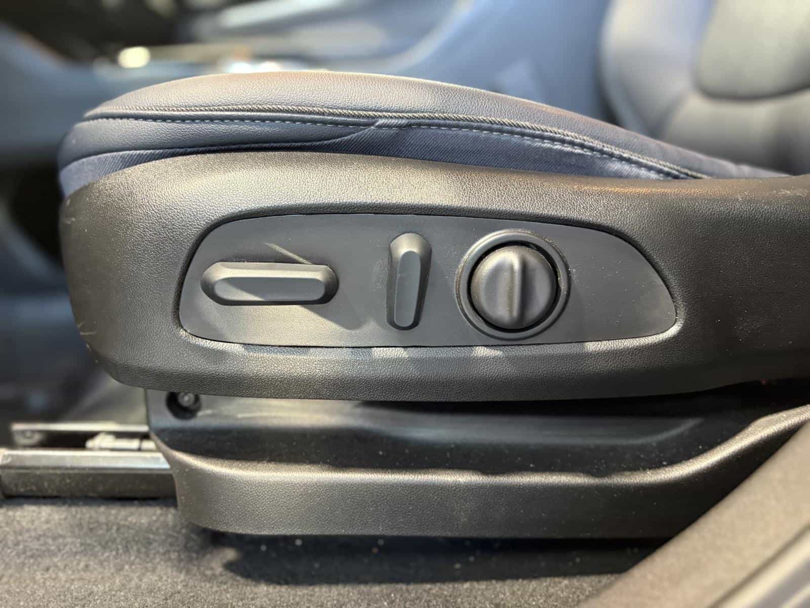 2023 Chevrolet Bolt EUV Premier - Image 14