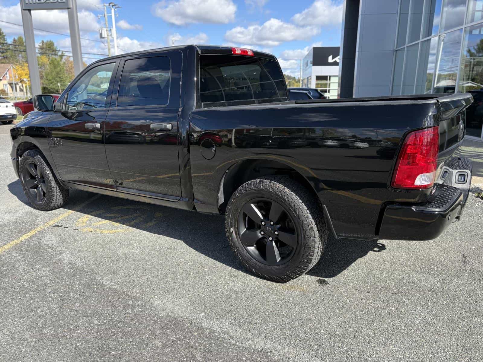 Image 3 RAM 1500 Classic SLT 2022