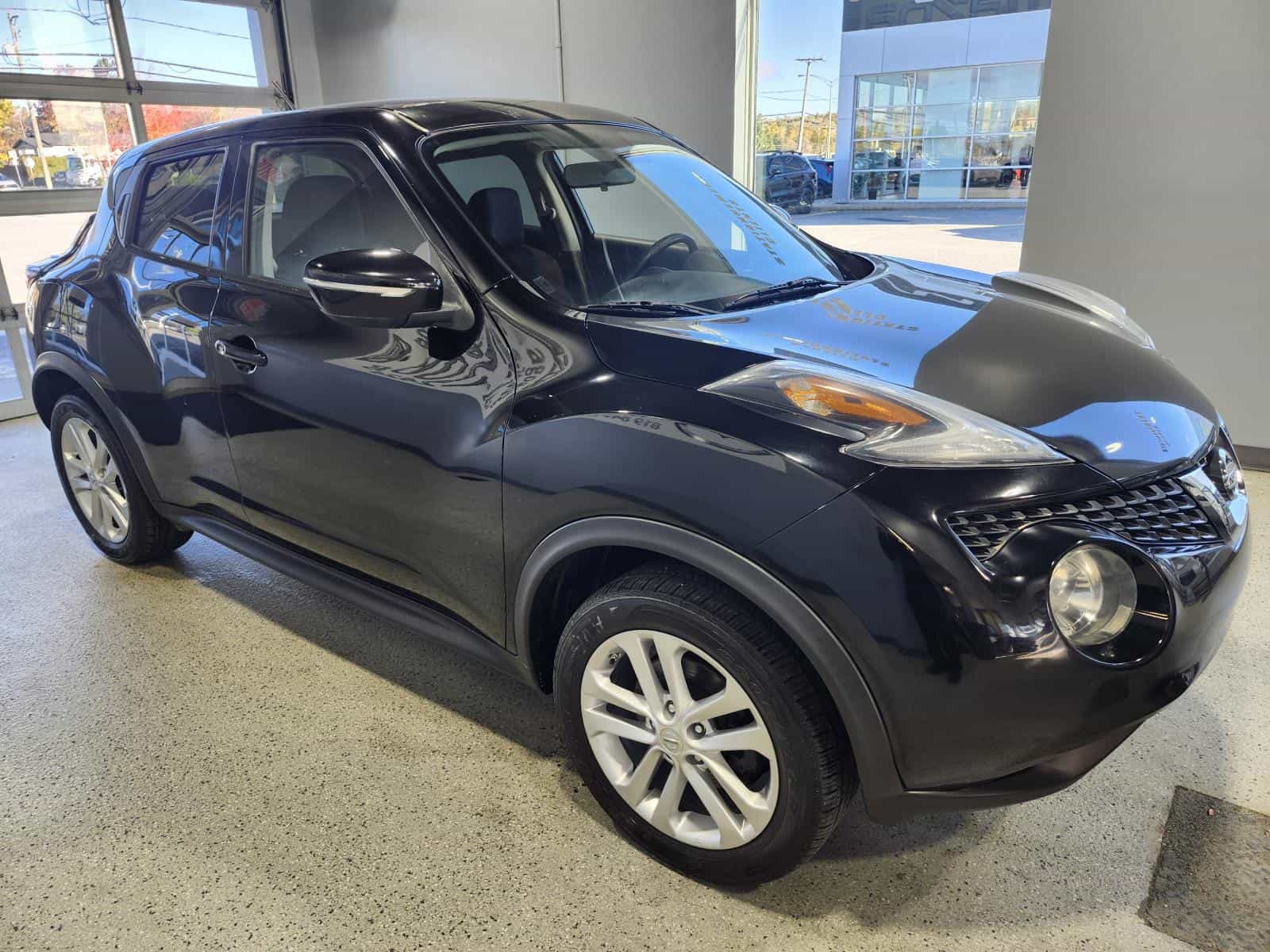 2015 Nissan Juke SV - Image 6