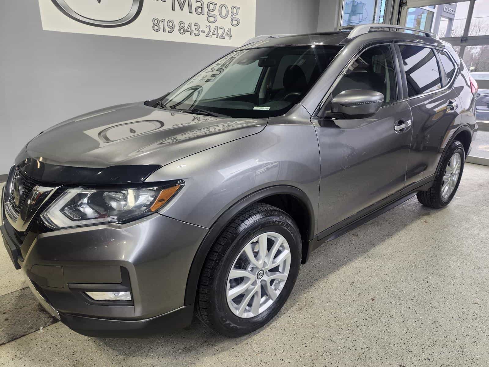 Image 2 Nissan Rogue SV 2020