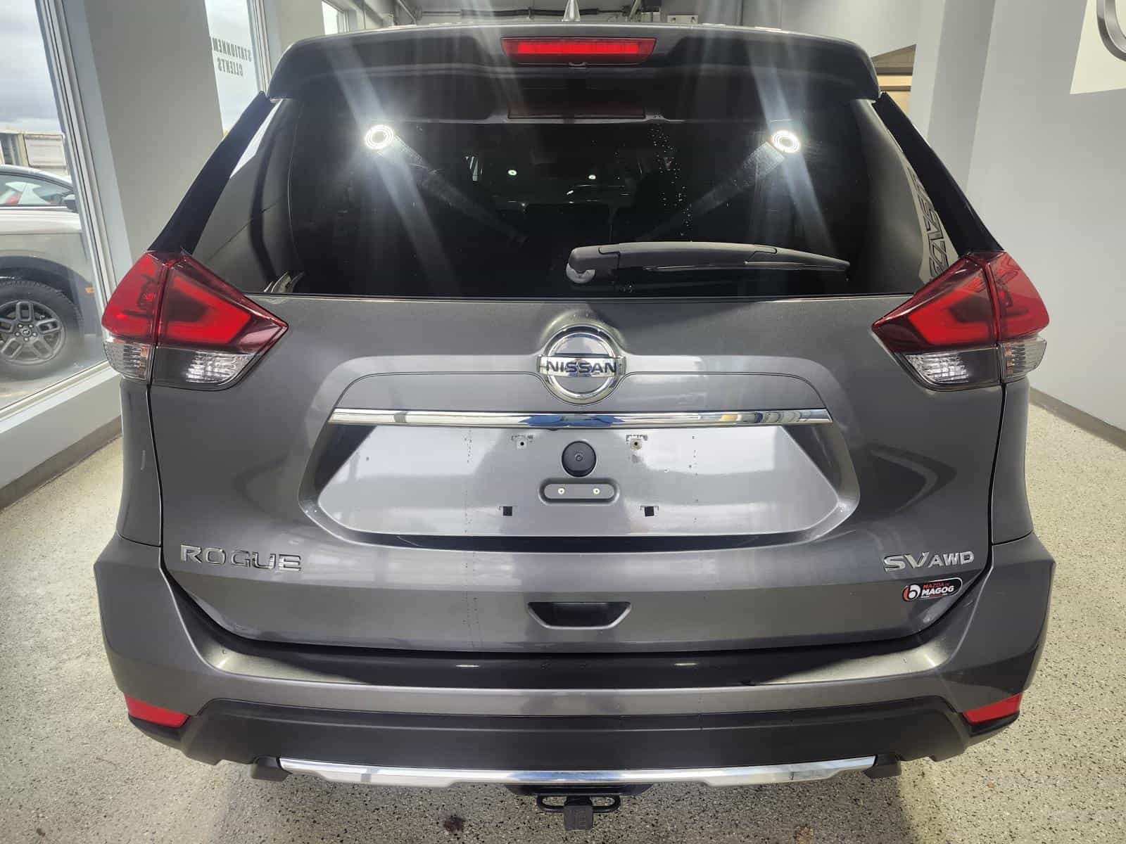 2020 Nissan Rogue SV - Image 4