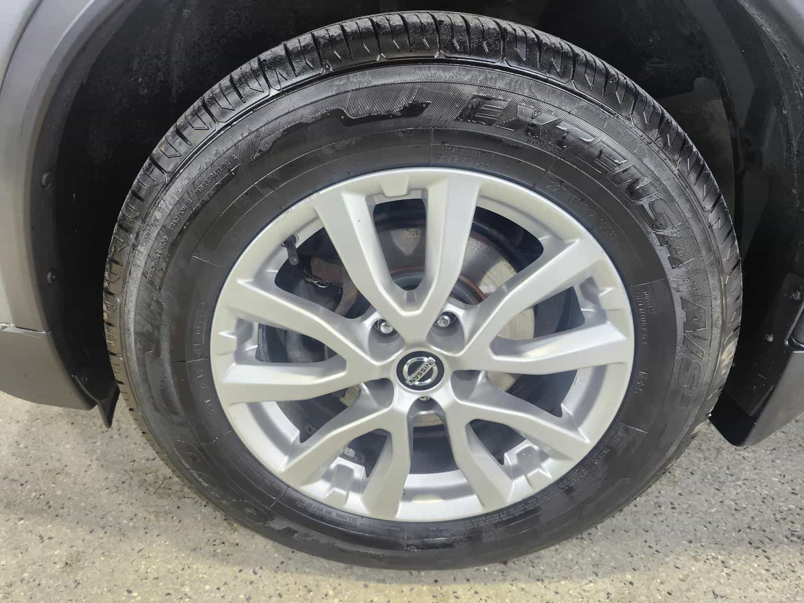 2020 Nissan Rogue SV - Image 8