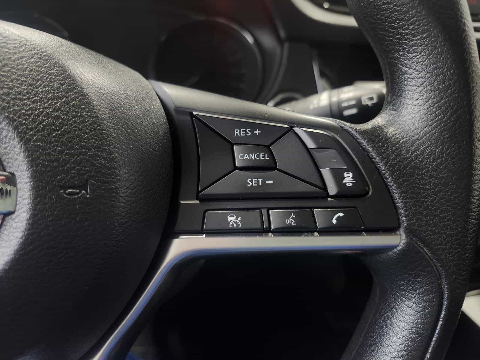 Image 16 Nissan Rogue SV 2020