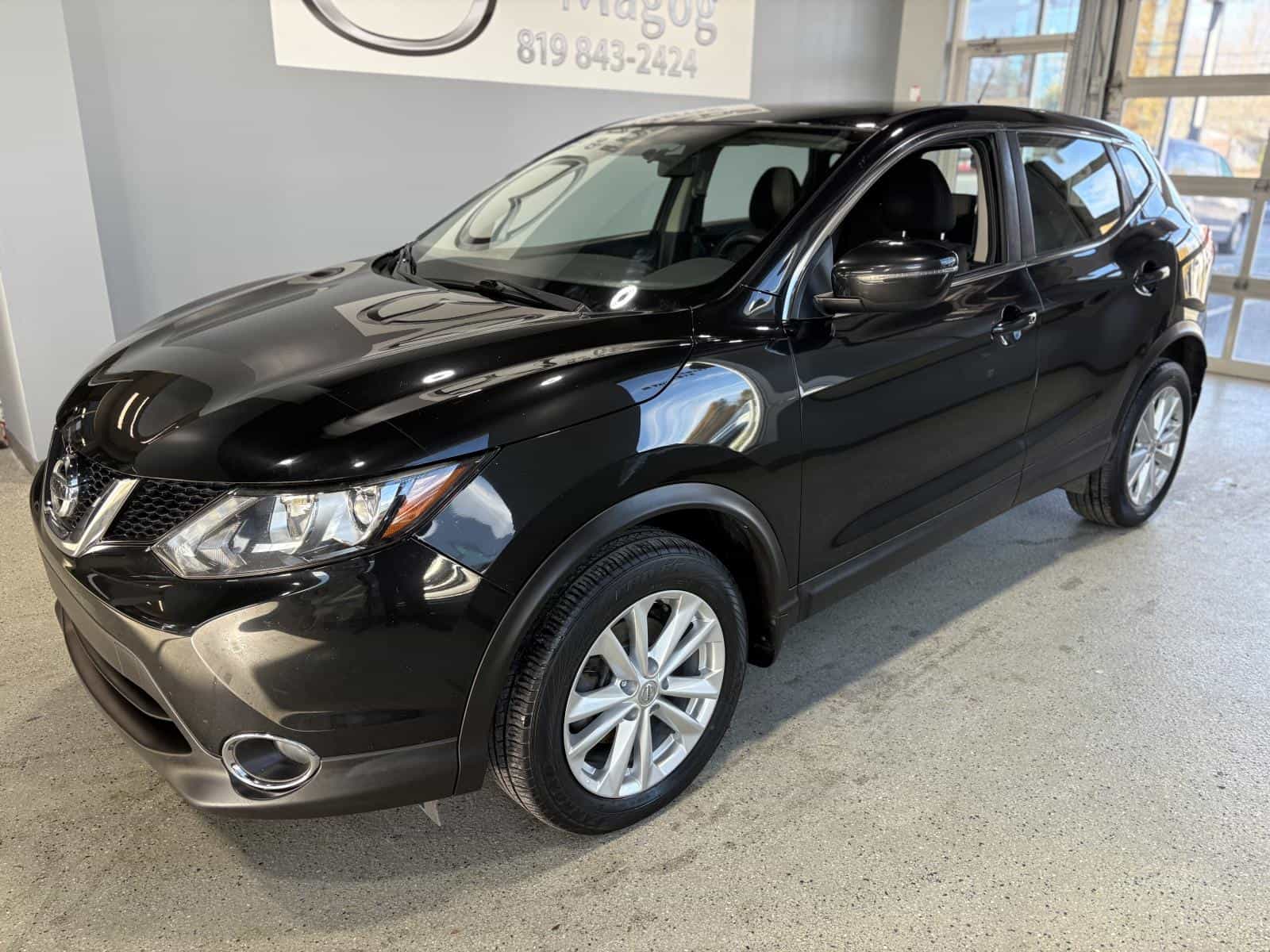 2017 Nissan Qashqai SV - Image 2