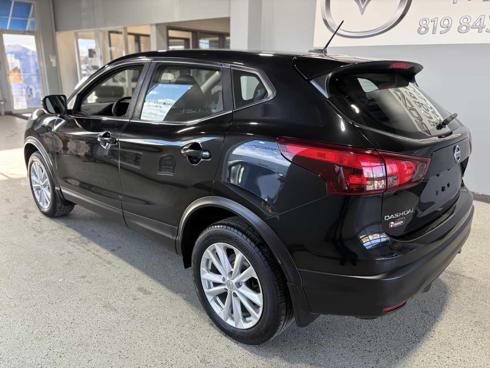 Image 3 Nissan Qashqai SV 2017