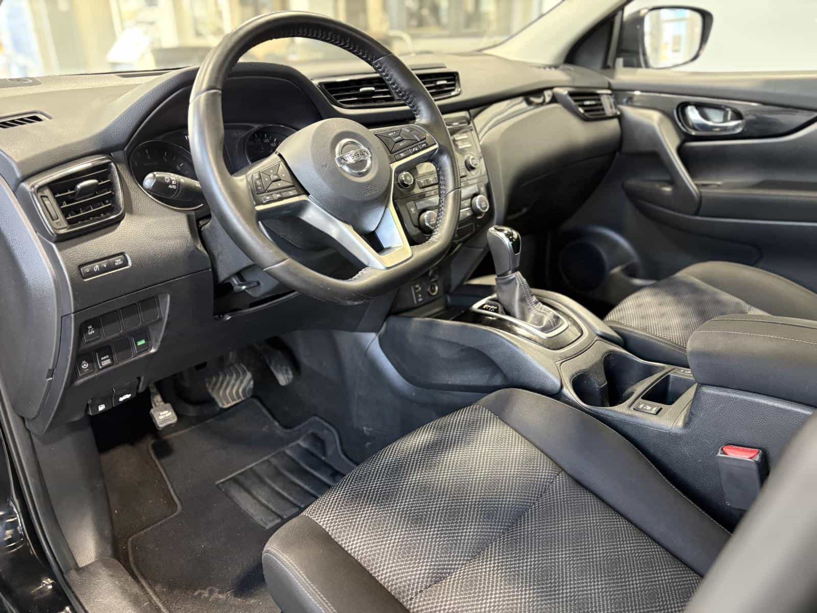 2017 Nissan Qashqai SV - Image 10