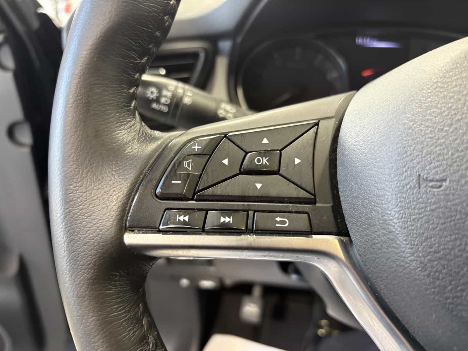 Image 15 Nissan Qashqai SV 2017