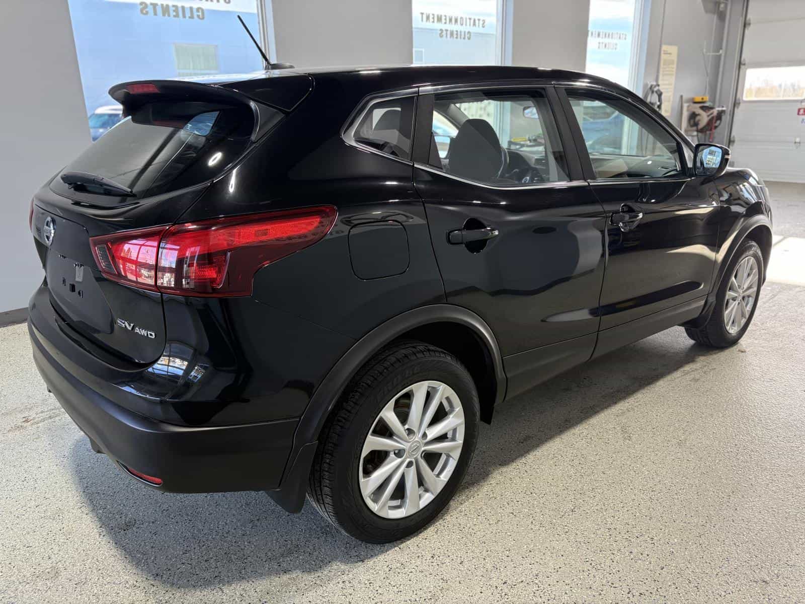 2017 Nissan Qashqai SV - Image 5