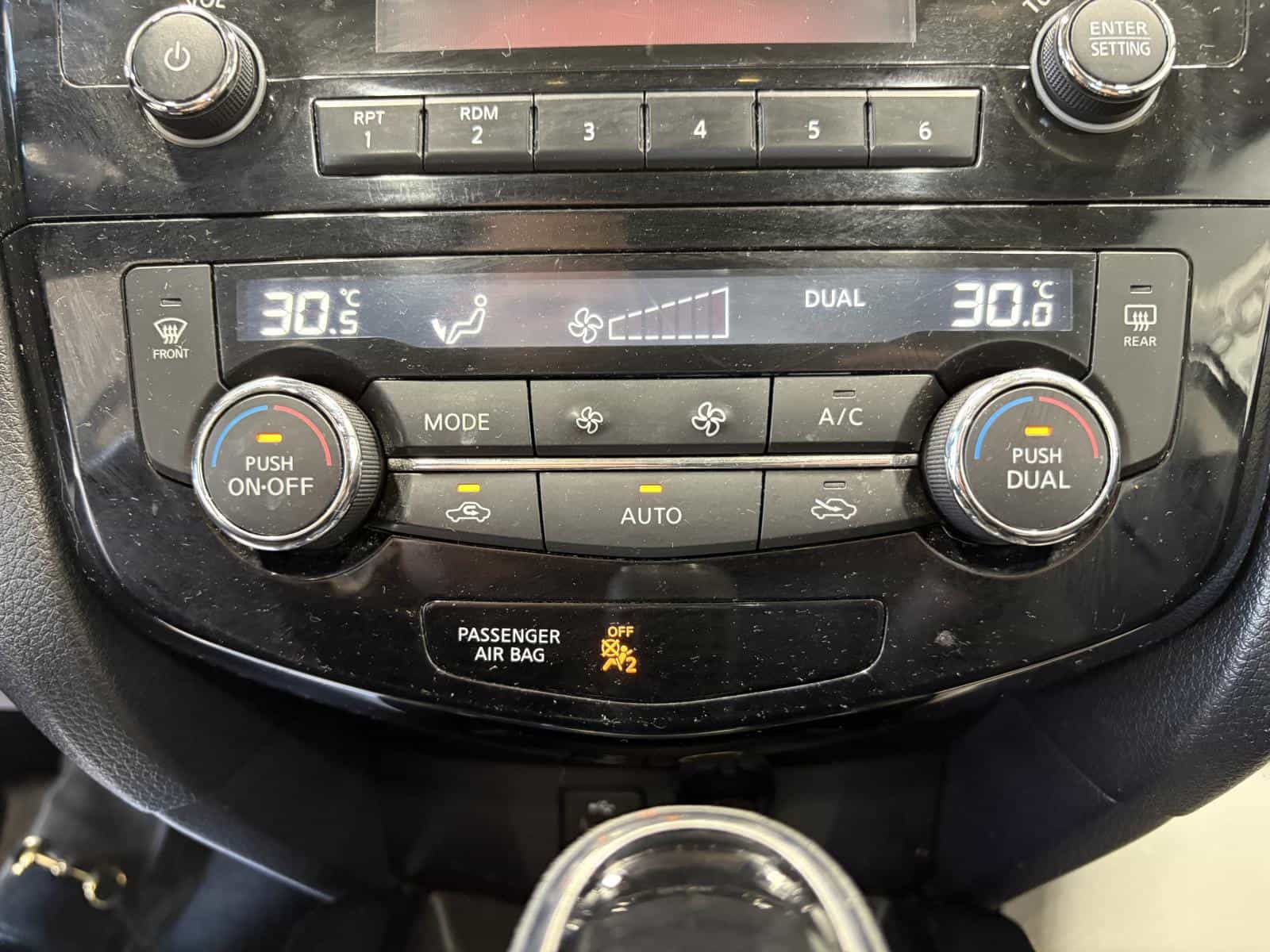 Image 19 Nissan Qashqai SV 2017