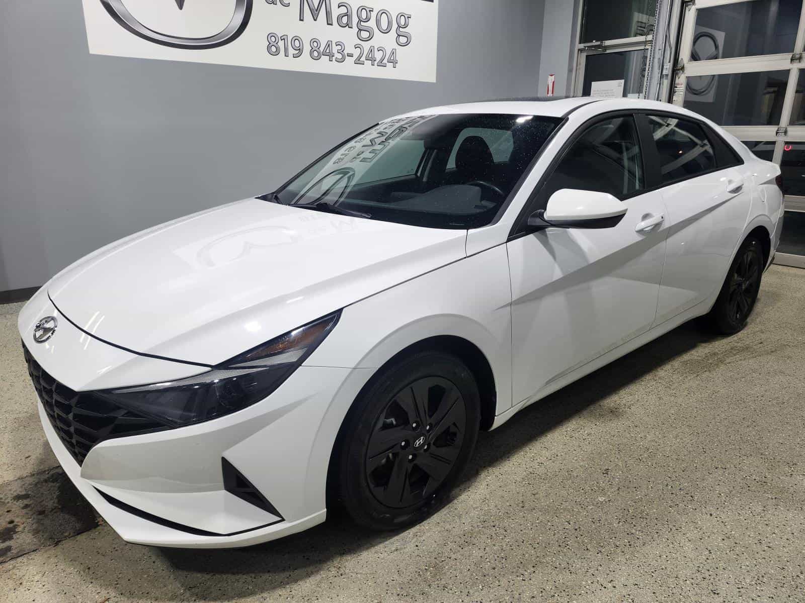 Image 2 Hyundai Elantra Preferred 2022