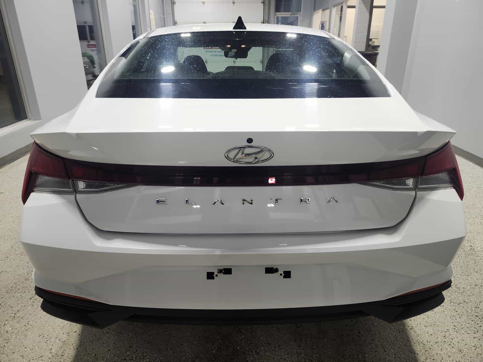 Image 4 Hyundai Elantra Preferred 2022