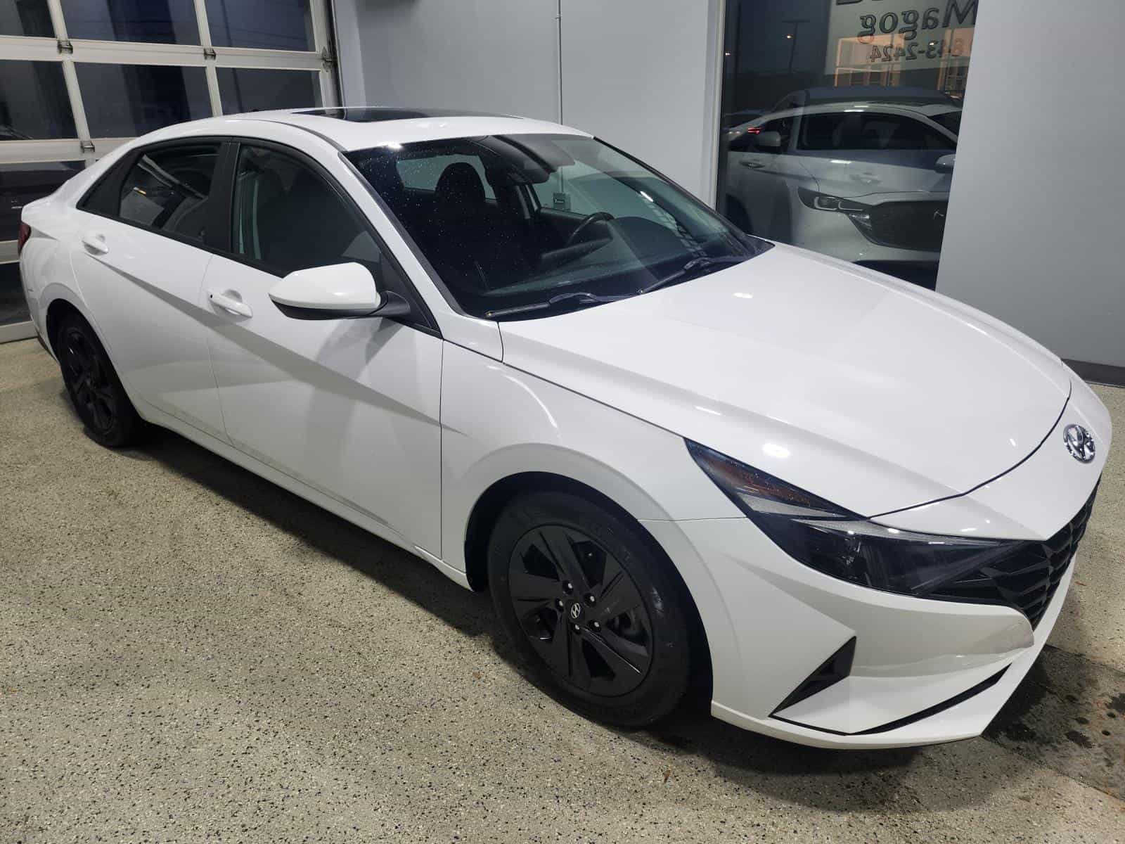 2022 Hyundai Elantra Preferred - Image 6