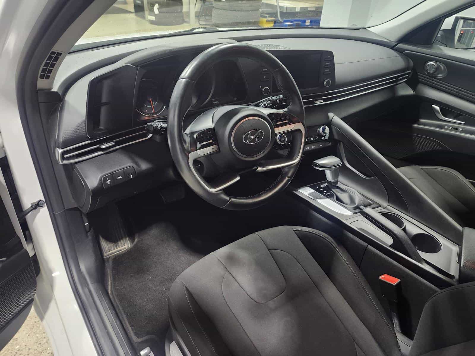 Image 10 Hyundai Elantra Preferred 2022