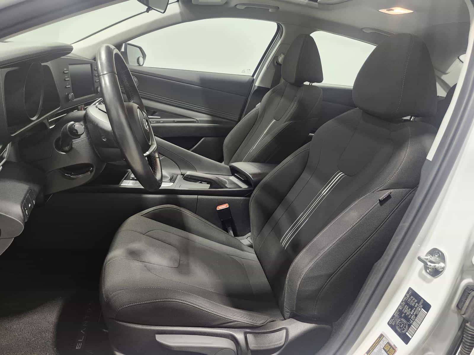 2022 Hyundai Elantra Preferred - Image 12