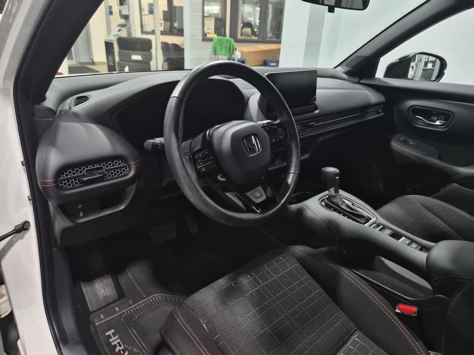 2024 Honda HR-V Sport-B - Image 10