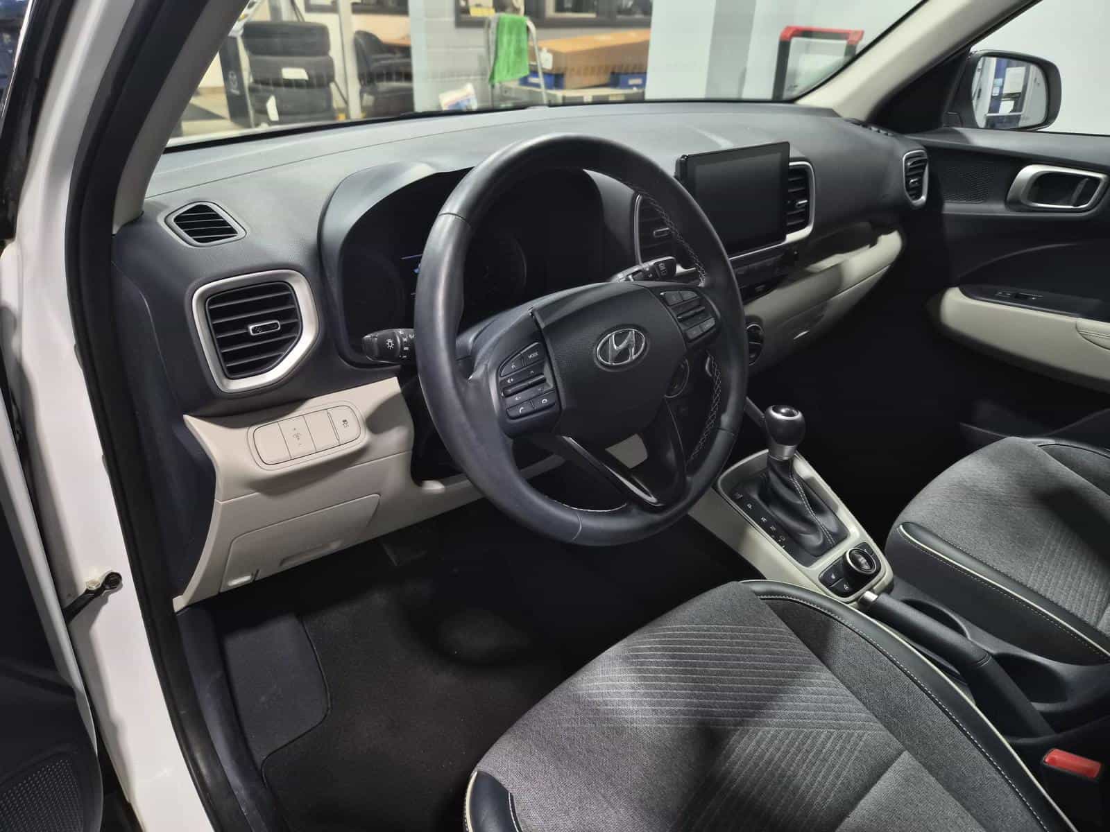 2020 Hyundai Venue Trend - Image 10