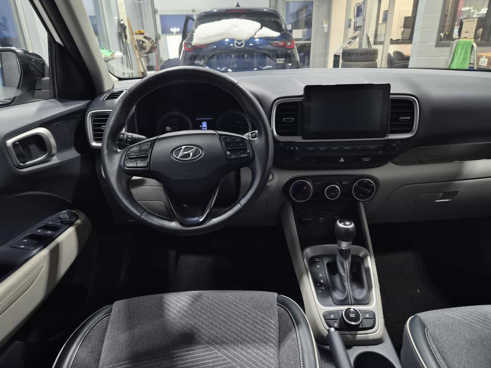 2020 Hyundai Venue Trend - Image 11