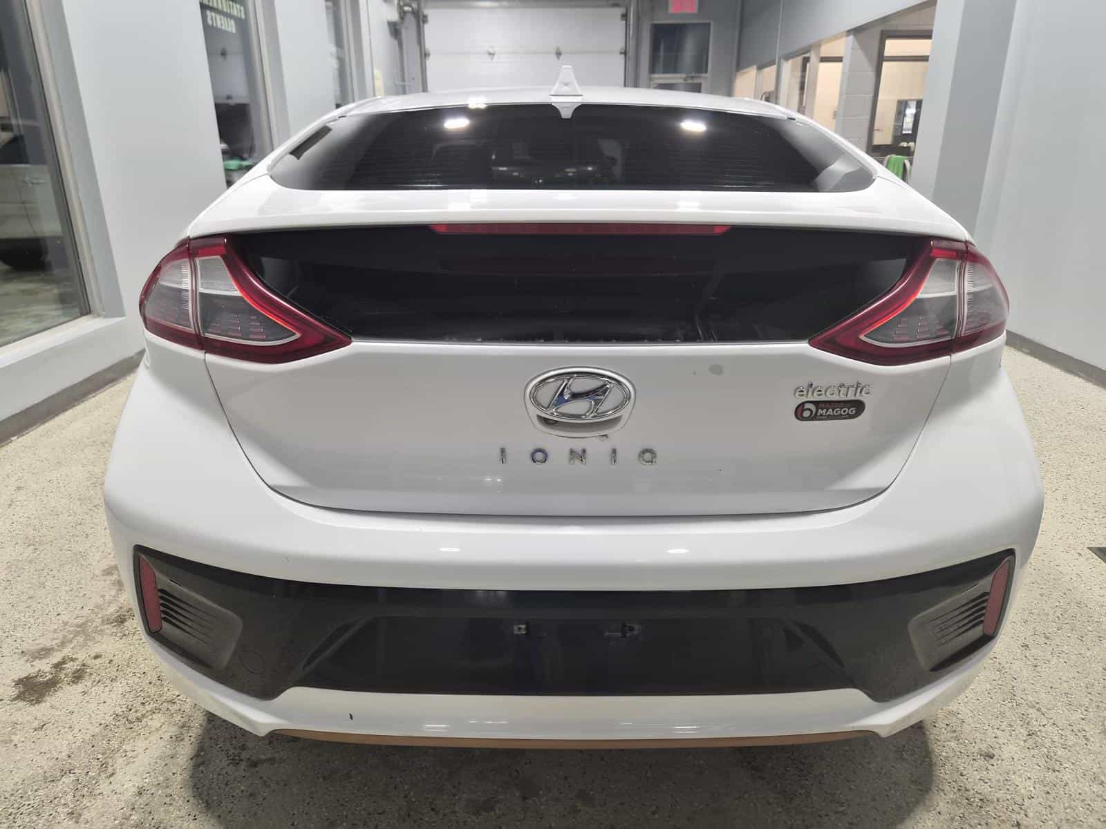 2019 Hyundai Ioniq Limited - Image 4