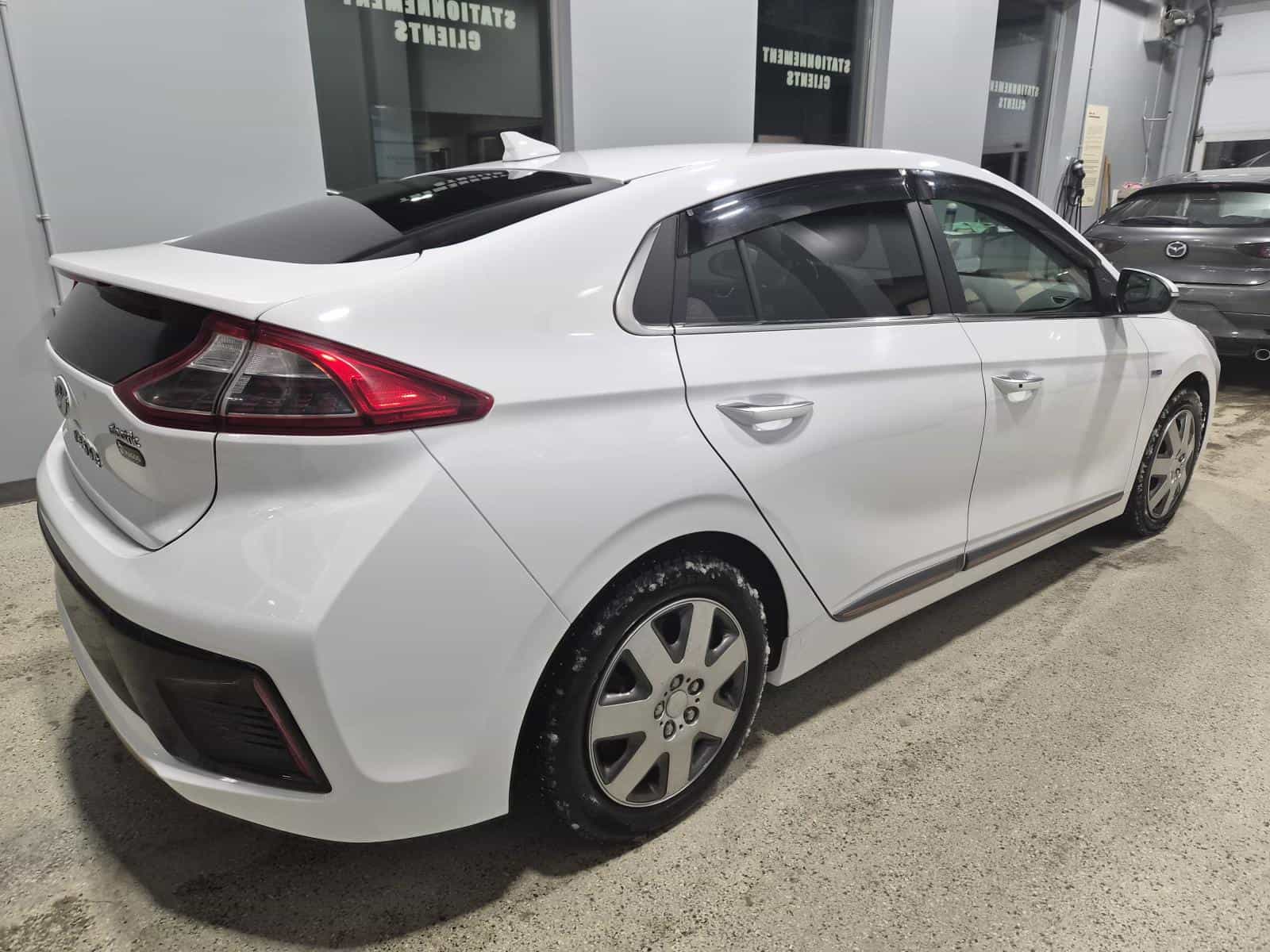 2019 Hyundai Ioniq Limited - Image 5