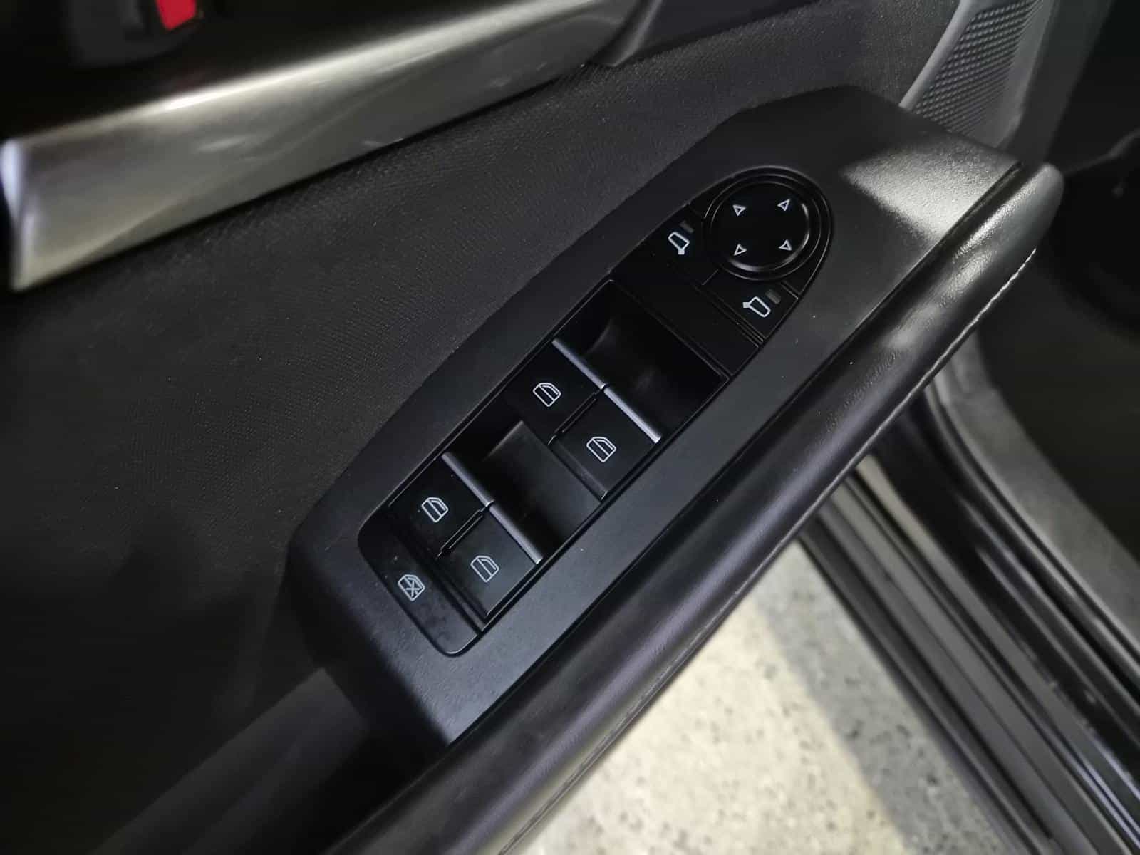 2023 Mazda CX-30 GX - Image 14